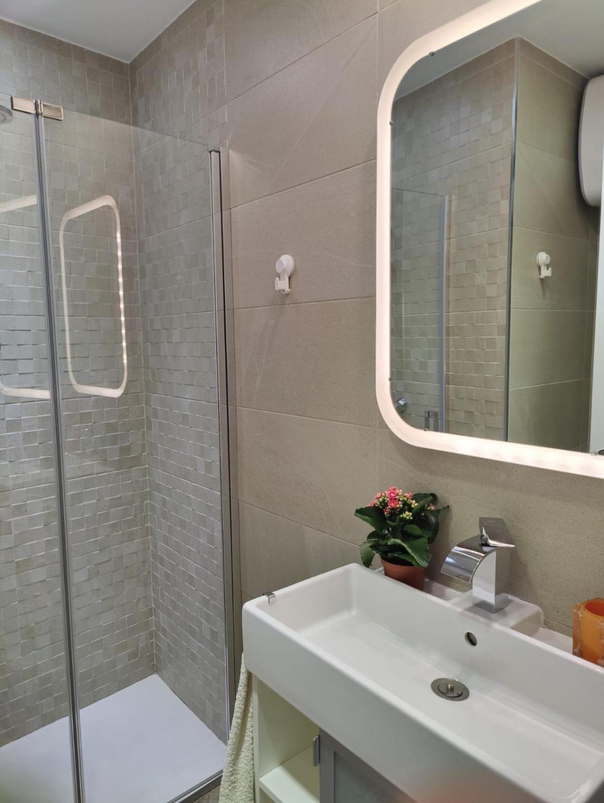 Luminoso Apartamento Exterior Con Balcon Y Patio En Centro Historico Feria-Alameda Sevilla Kültér fotó