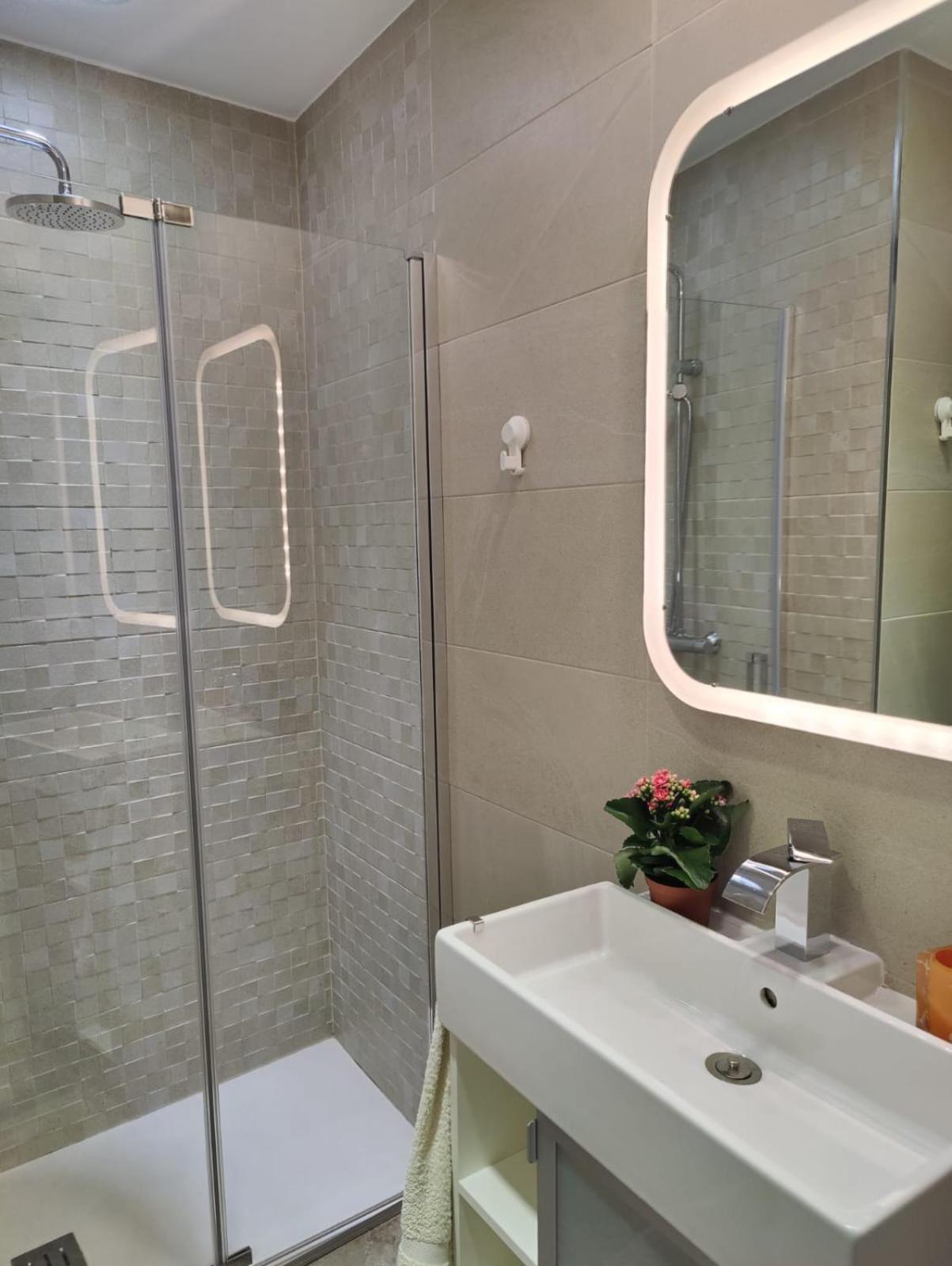 Luminoso Apartamento Exterior Con Balcon Y Patio En Centro Historico Feria-Alameda Sevilla Kültér fotó