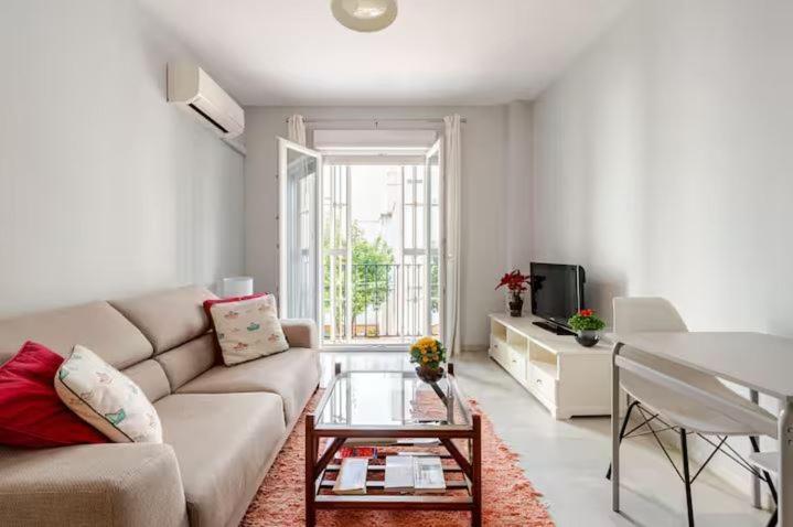 Luminoso Apartamento Exterior Con Balcon Y Patio En Centro Historico Feria-Alameda Sevilla Kültér fotó